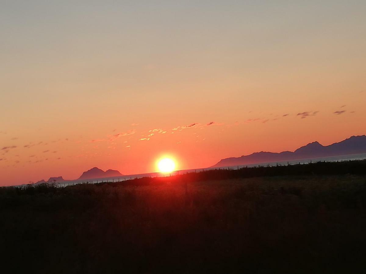 Midnattsolveien 3158,Sommarhusstrand Laukvik Lofoten Norway Экстерьер фото